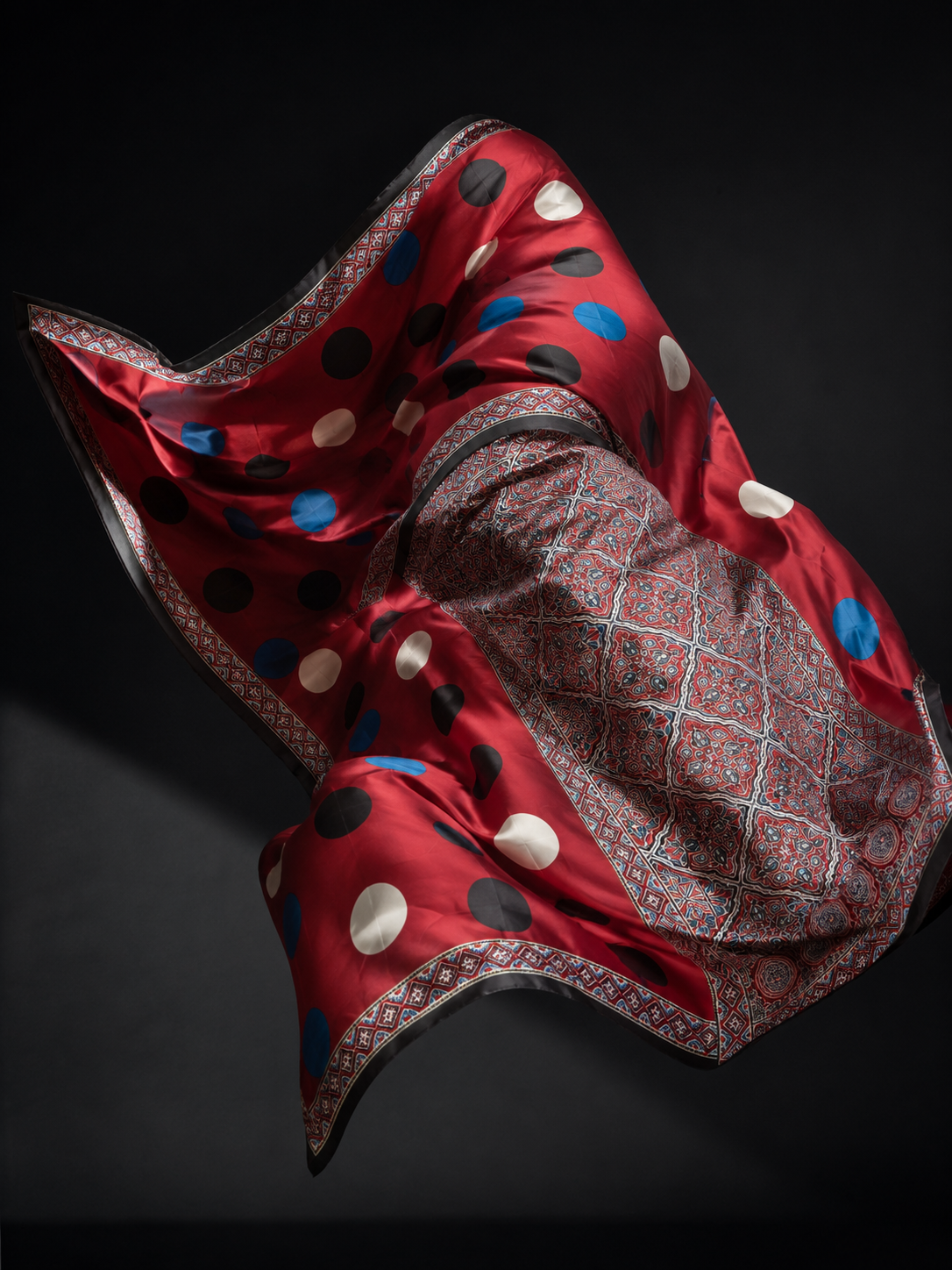 Red Polka Dot Printed Silk Saree | Kancholika - Image 4